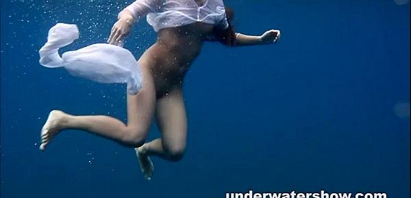  Julia swimming nude in the sea